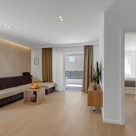 Apartman Roza, Prekrasni Novi Apartman S Parkingom Makarska Exterior foto