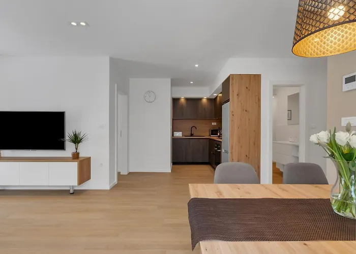 Apartman Roza, Prekrasni Novi Apartman S Parkingom